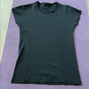 Lululemon Athletica Black Fitted Cap Sleeve T-Shirt